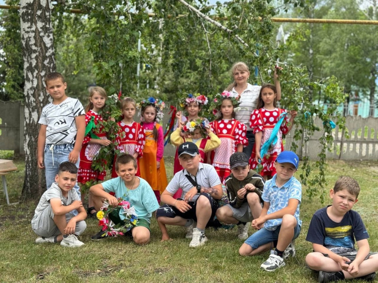 Праздник русской берёзки.